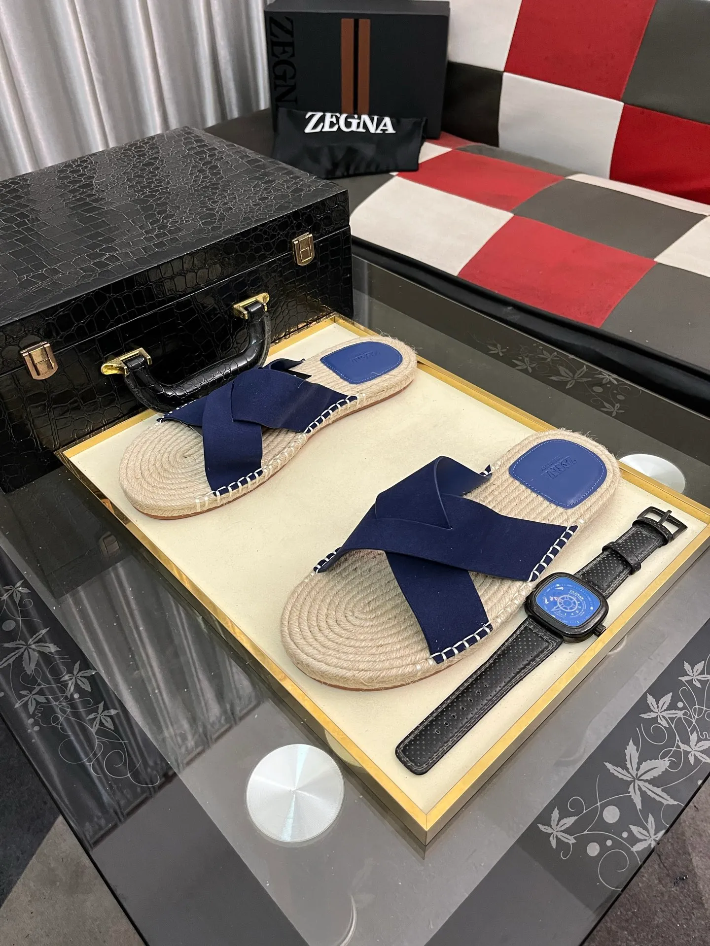 Men's shoes 💰320⌚️⌚️《HERMES》Hermès 💁♂️Men's casual slippers, compare the quality at the counter🧚🏿♂️ The upper layer has a stone pattern with clear texture, showing high-end, high-end, comfortable to wear and versatile. Purely hand-pulled, raw rubber breathable outsole, breathable and comfortable lambskin lining, 100% comfortable density, original rubber outsole wear-resistant code number 38-44. Can be customized 45-46-47